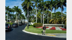 트럼프. 휴가중에 백악관 연회장에 쓸 대리석 쇼핑