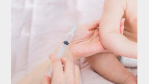 ‘35억’ 주사 맞고 홀로 걸음마…희귀병 소년 ‘기적’