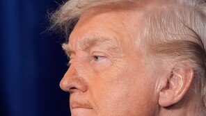 7년전 ‘배신’으로 실패한 마두로 축출…베네수 때려 쿠바까지 압박[트럼피디아] 〈56〉