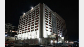 트럼프타워와 14㎞ 거리, 환경 열악 ‘지옥의 구치소’… ‘성범죄’ 퍼프 대디도 수감