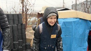 20년 연탄배달 정애리 “나눔은 가장 아름다운 중독”