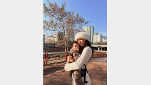 ‘이규혁♥’ 손담비, 9개월 딸 품에 안고 엄마 미소 “가장 행복”