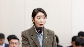 경찰, 강선우 의원 금품 수수 의혹 고발인 조사…고발 6일만