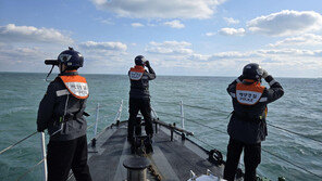 백령도 해상서 모터보트 전복···1명 숨지고 2명은 어선이 구조