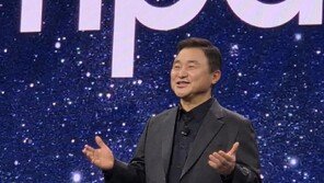 AI 입은 TV와 스마트홈…삼성은 ‘넓게’, LG는 ‘얇게’