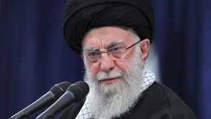 이란 하메네이도 떨고 있나…“러시아로 도망칠 준비”