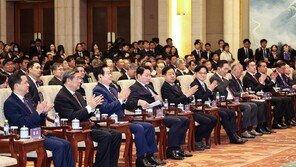 4대그룹 총수, 배터리 1위 회장… 한중 재계 리더 600명 모였다