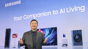 AI 품고 더 똑똑해진 TV… 삼성 “더 넓게” LG “더 얇게”