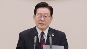 李 “갑질이라 흉볼지 모르겠는데…공무원은 퇴근시간 없다”