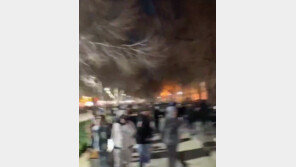 이란 시위 열흘째 사망 35명으로 늘어…1200명 이상 구금