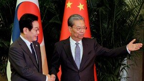 李, 中리창 총리에 “어린 시절 공장 노동자 경험 비슷”