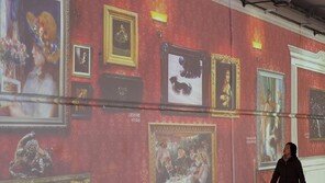 석촌호수 산책로에 미디어아트… “눈이 즐겁네”