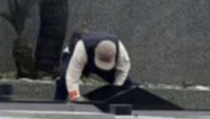 쓸쓸히 故서희원 묘비 닦아…구준엽 새해에도 아내 곁 지켜