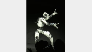 K휴머노이드 로봇, 출근하고 집안일 맡는다