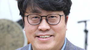 “다 같이 찬송합시다” “목사님, 얼쑤!”