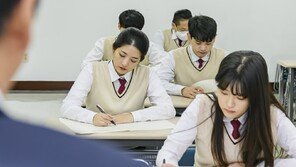 “공부해야죠” 고교생 2명 중 1명은 ‘잠 부족’…6시간도 못잔다