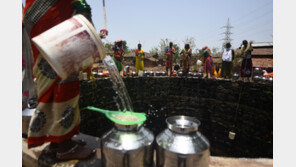 “똥물 수돗물” 印 팔다리 마비·사망 속출…1400명 감염