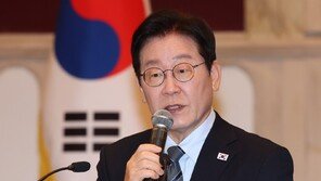 李, 항소 포기 논란에 “기소한 걸 탓해야지 왜 판결 뒤집으라 하나”