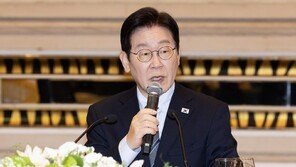 李 “서해구조물 일부 中이 옮길 것…공동수역에 중간선 긋자 제안”