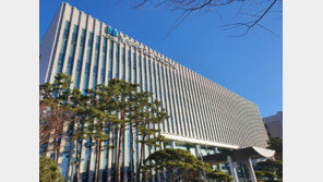 “인사도 안 해”…이웃집 문 두드리고 흉기 협박한 50대