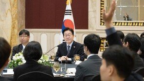 “서해구조물 일부 옮길 것… 공동수역에 중간선 긋자 제안”