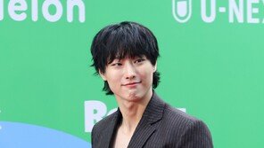 우즈 ‘드라우닝’, 멜론 2025년 연간차트 1위…지드래곤 2위