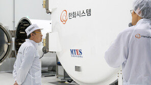 김승연 회장 올 첫 현장 경영, 한화 제주우주센터 방문