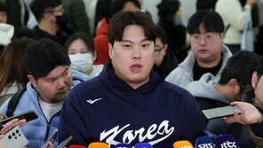 류현진, 16년만 태극마크에 투수 조장까지…“책임감 무겁다”