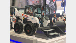 GPS 단 길이 10m 콤바인, 알아서 움직이며 곡물 수확