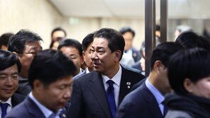 ‘공천헌금 의혹’ 김병기 전 원내대표, 국회 운영위원장직도 사임