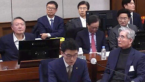 尹 ‘내란 우두머리’ 구형 13일로 연기