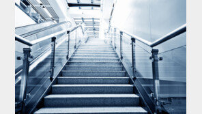 계단 몇층에 숨 헉헉? ‘이 증상’까지 있으면 병원 가야