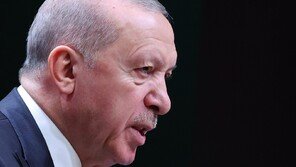 ‘손주 9명’ 에르도안, 튀르키예 출산율 경고…“최소 3명 낳아야”