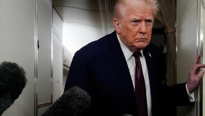 트럼프 “쿠바로 가는 베네수엘라 석유·돈 차단…늦기 전에 합의하라”