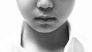 임창정, 꼭 닮은 넷째 아들 공개 “더 큰 무대로 가거라”