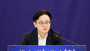 김정관 산업부 장관, 대왕고래 담당자 승진시킨 석유공사 질책