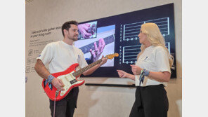 삼성전자, 펜더와 협업… “TV로 즐기는 몰입형 기타 레슨” 