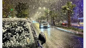 “아프리카에 눈이?”…모로코 도심, 25년 만에 하얗게 변했다