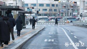 “버스 파업 몰랐다” 한파속 덜덜… “일당 털어 택시, 지각 면해”