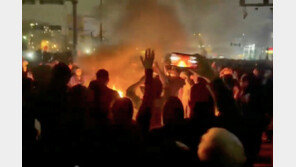 “이란 현지 의사 보고서, 최소 1만6500명 사망·33만 명 부상”