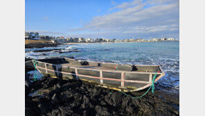 ‘정체불명 목선’ 잇따라 발견…경찰 “범죄 혐의 없어” 즉각 폐기