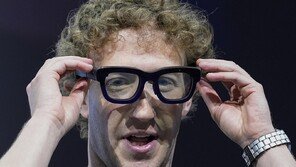 메타, 레이밴 스마트 안경 생산능력 두 배로…2026년 2000만 대 검토