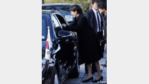 한일 정상, 백제-日교류 상징 ‘호류지’ 찾아… 다카이치, 이번에도 먼저 도착해 李 영접