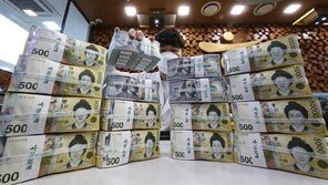 한은 “작년 10월까지 외화 196억 달러 순유출”