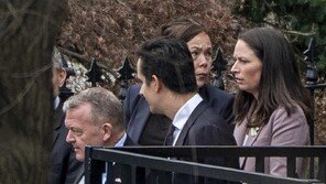 美·덴마크·그린란드, 백악관서 고위급 회담…“근본적인 이견 확인”