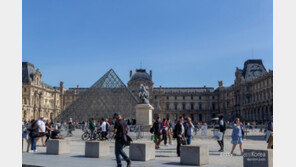 “유럽 출신 아니면 1만7000 더 내” 루브르, 입장료 차등 적용