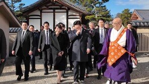 다카이치 “오늘 처음 보여드려”…李 “제 덕이군요?”