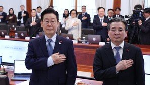 李대통령 “세계 정세 소용돌이 …내부 분열하면 국익 못 지켜”