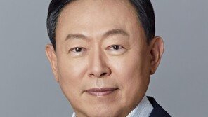 사장단 불러모은 신동빈 “과거 성공에 갇힌 오만함 경계해야”