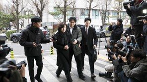 김경, 경찰 조사서 “강선우 보좌관이 공천헌금 먼저 제안”